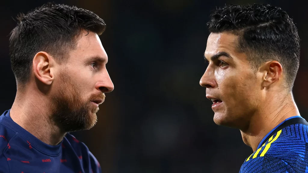 So sánh kỹ thuật bóng đá Messi vs Ronaldo trên sân cỏ